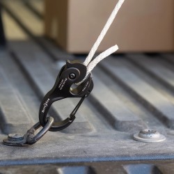 CamJam XT Aluminium Cord Tightener Upínací hliníková karabina, černá - velká